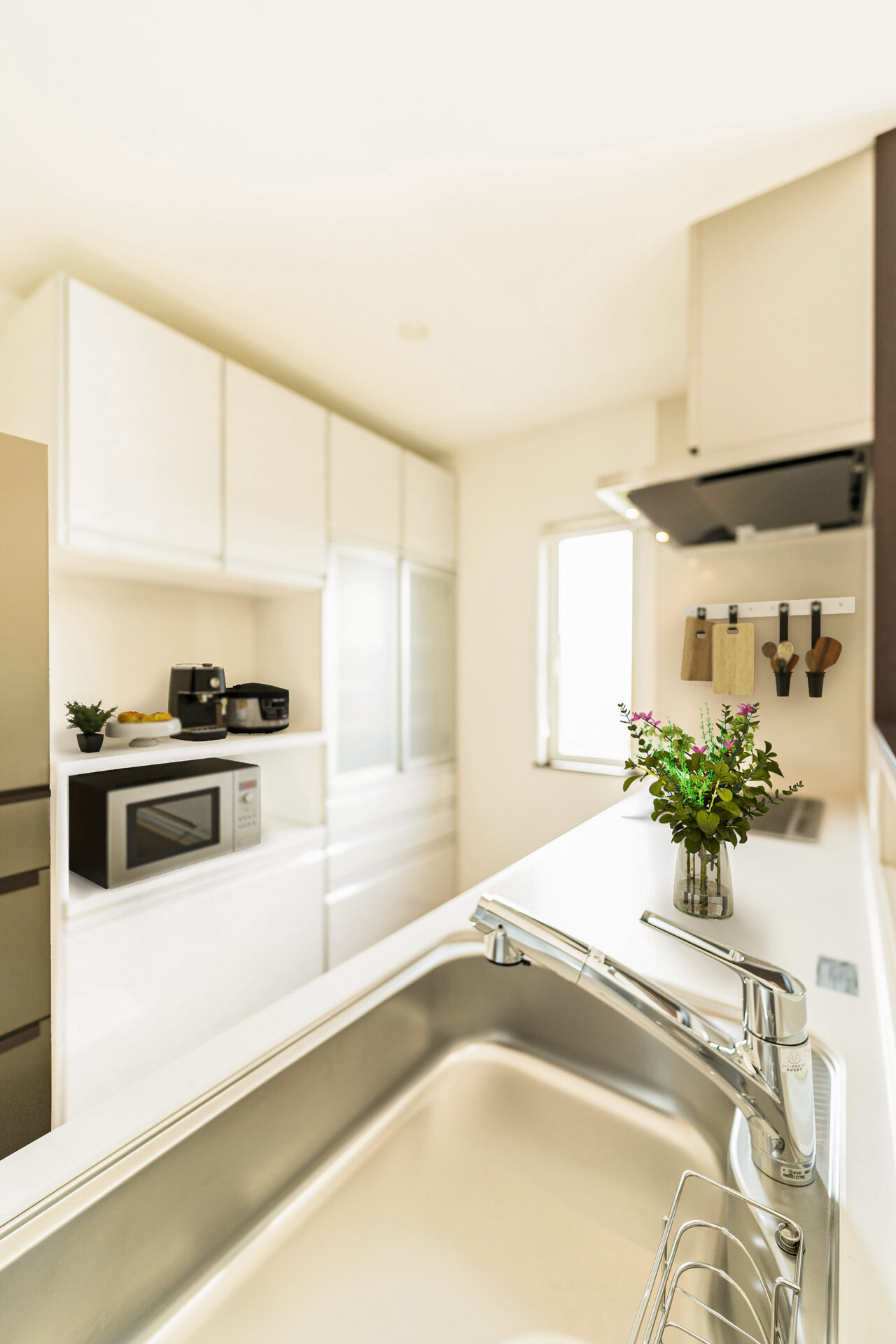 明るさと機能美を備えたキッチン