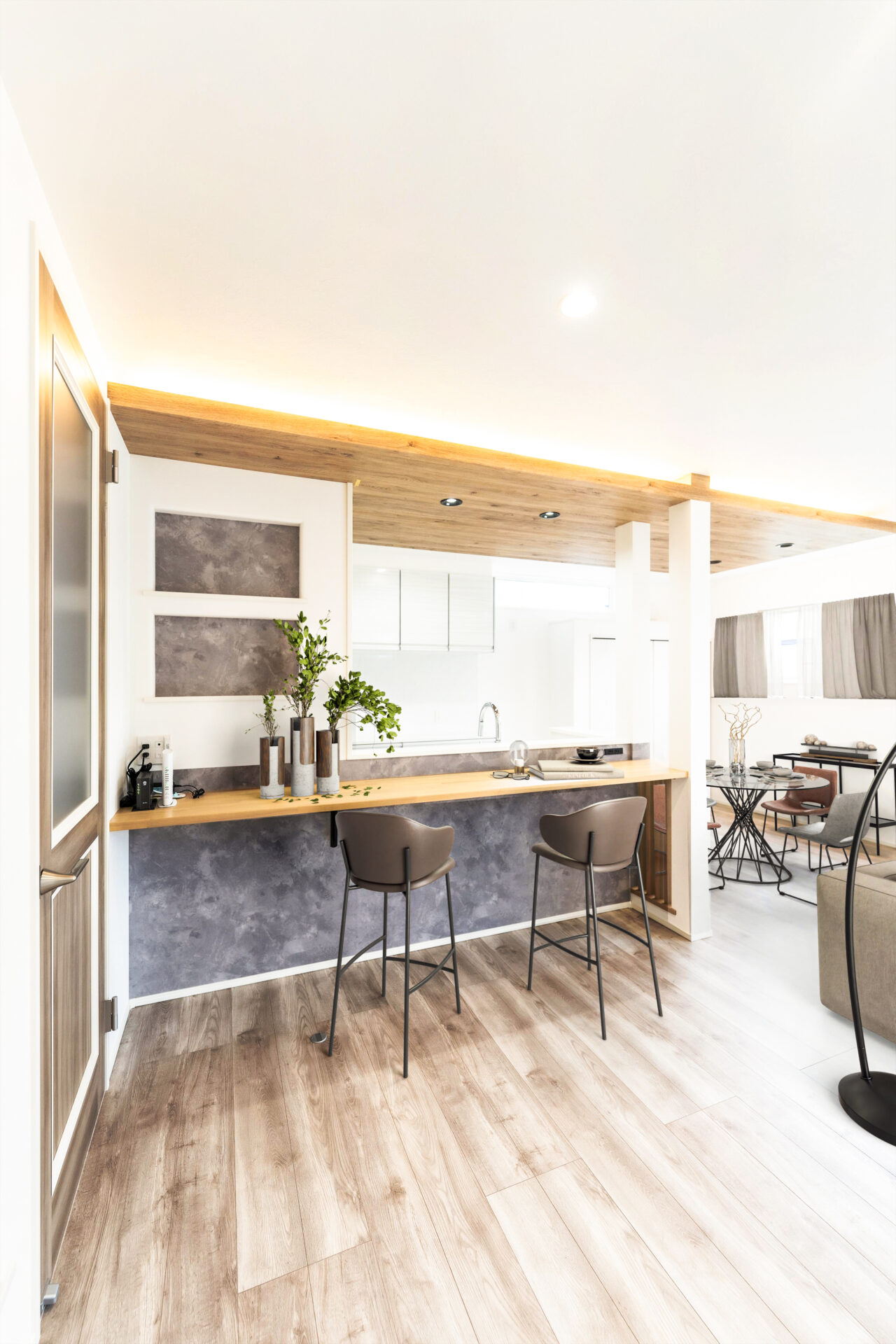 カフェ気分を楽しめるカウンターキッチン