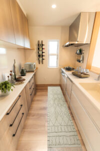 こだわりと収納が輝くナチュラルキッチン