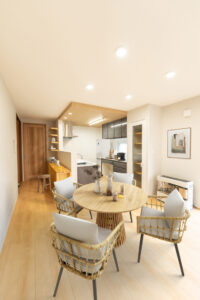 優しい雰囲気と心地よさが広がるナチュラルダイニング