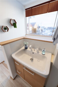 明るく便利な2階の洗面スペース