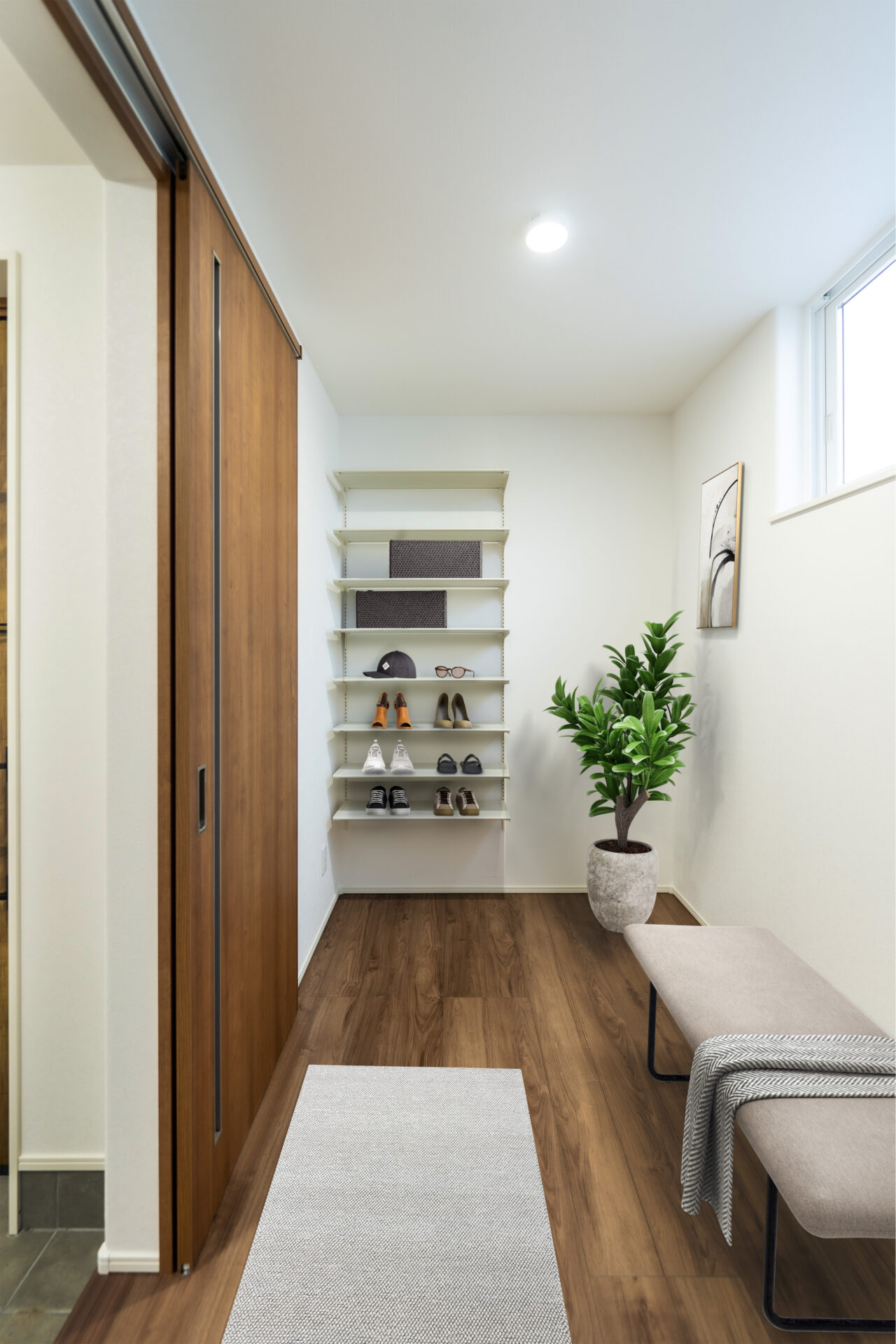 使いやすさと快適さを両立したシューズクロークの玄関