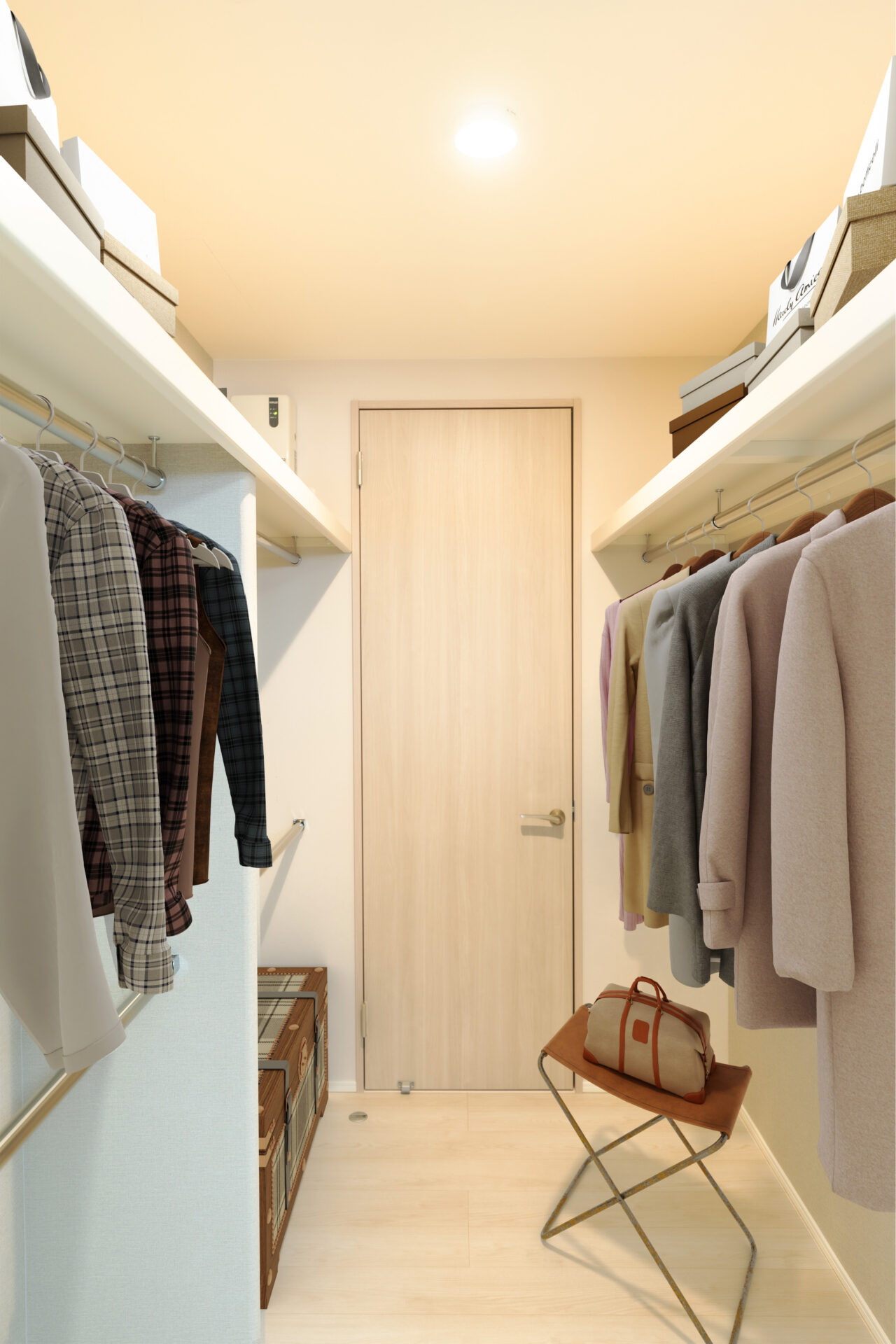 収納力抜群の広々ウォークインクローゼット