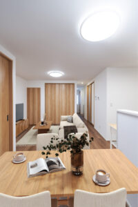 温もり溢れるリビングダイニング